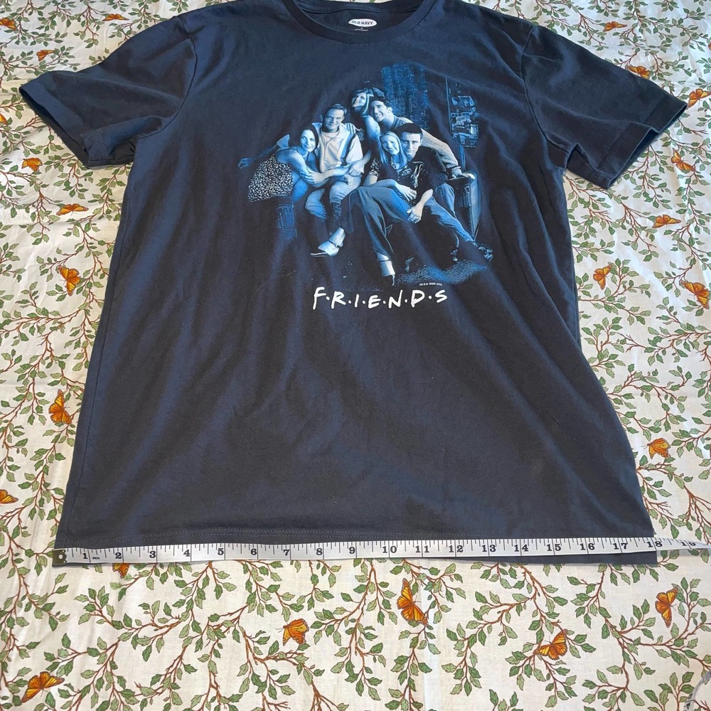 Friend’s Graphic T-Shirt - Picture 5 of 8